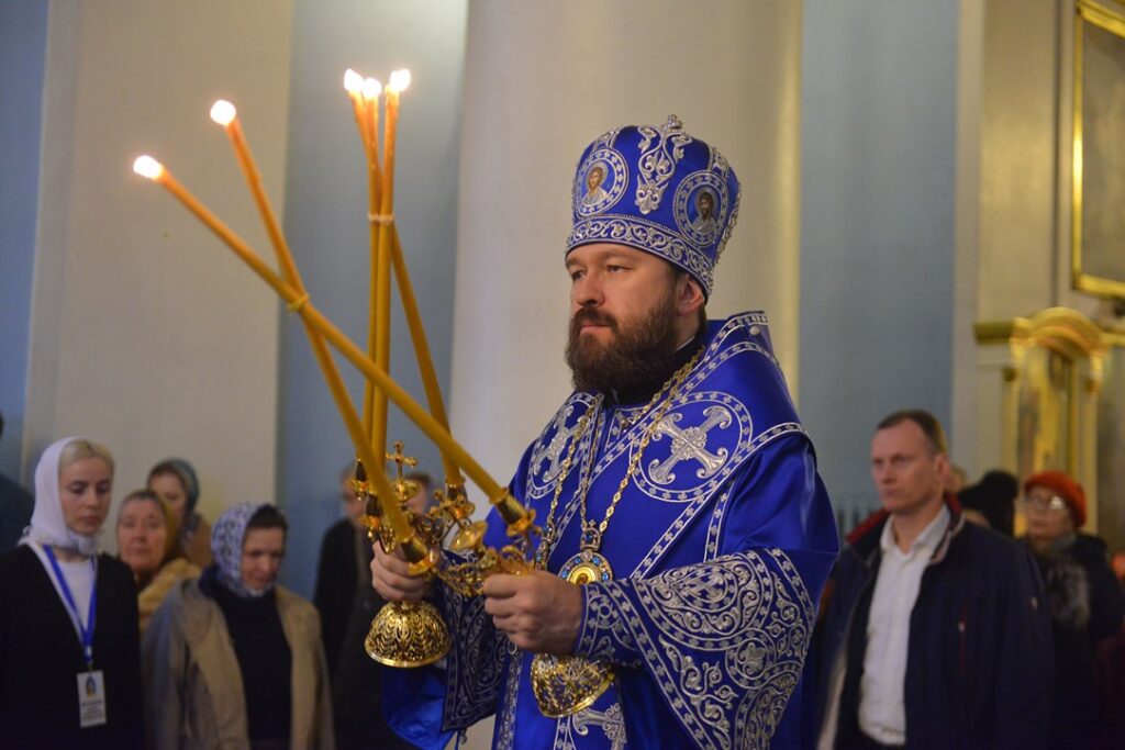 Митрополит Иларион: Церковь напоминает всем родителям, что ребенок нуждается не только в материальной пище, но и в духовной