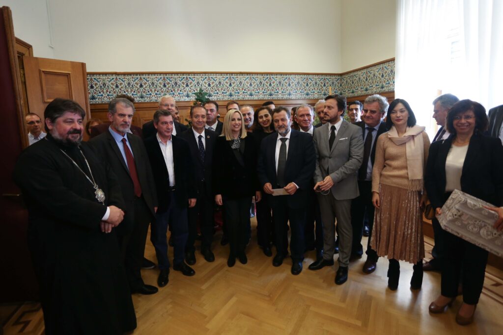 Ο Μητρ. Ζάμπιας με τους βουλευτές του ΚΙΝΑΛ