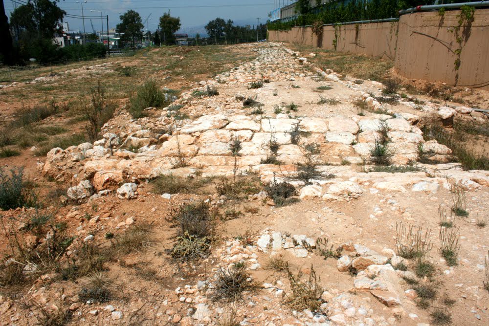 Ένας Αρχαιολογικός Περίπατος στην Ιερά Οδό
