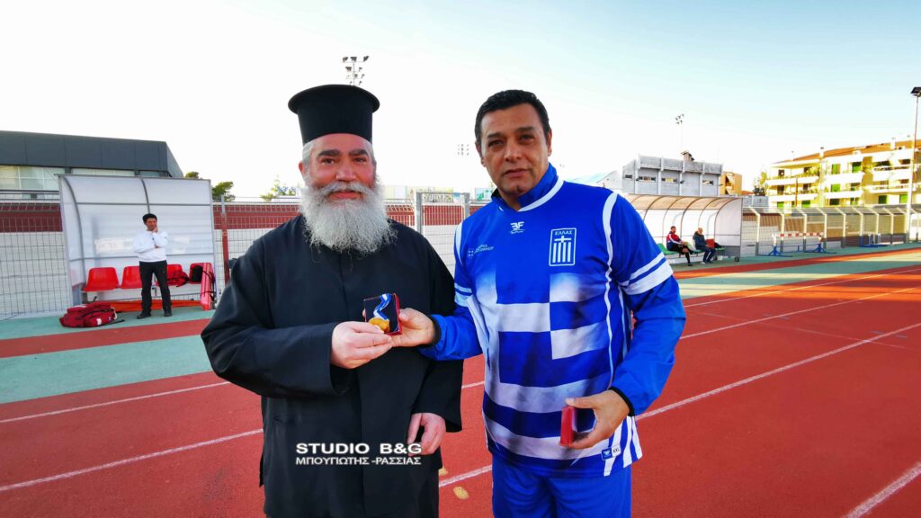 Έπαιξαν ποδόσφαιρο για φιλανθρωπικό σκοπό