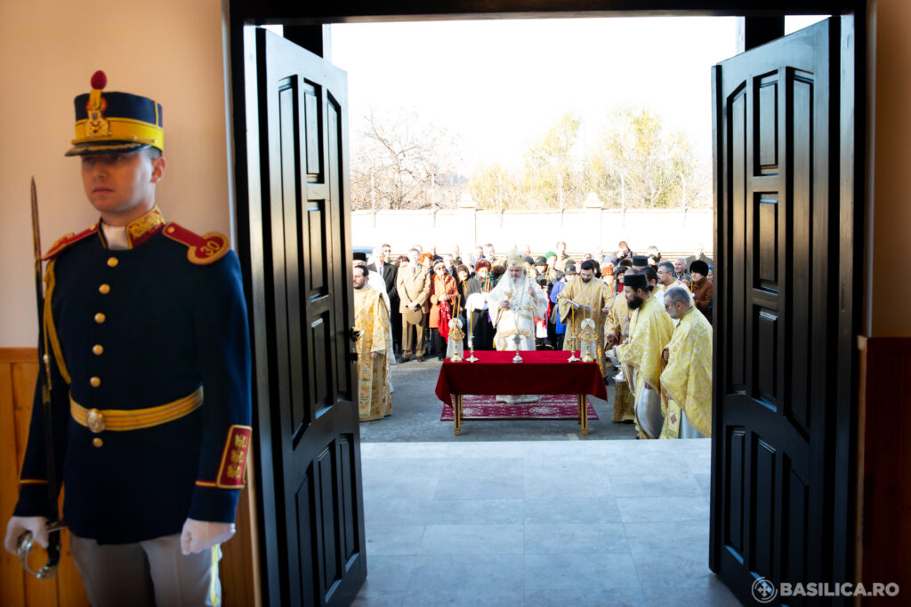 Patriarhul la sfinţirea bisericii din sediul MApN: „O nouă poartă a cerului”