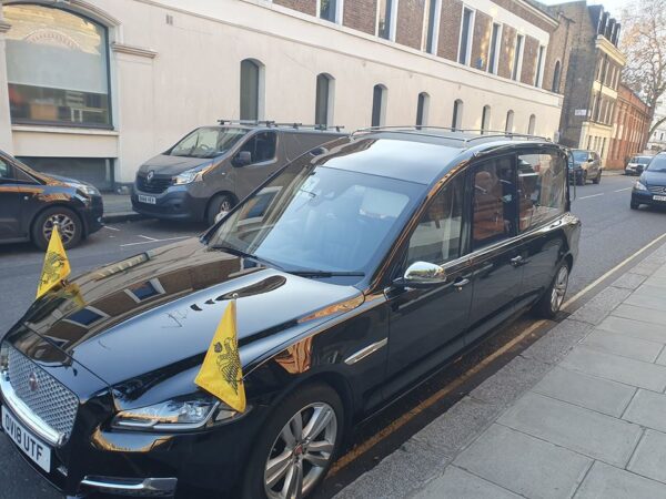 Στις 14.00 το σκήνωμα του μακαριστού πρώην Θυατείρων στο Wood Green