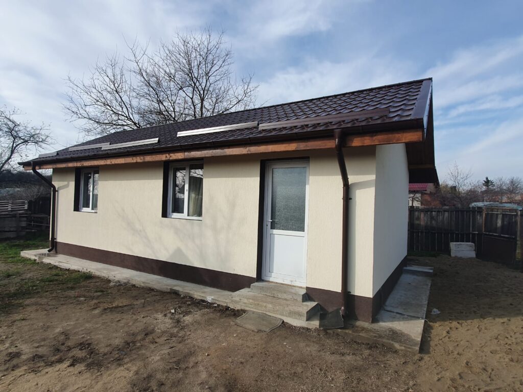 Un tânăr părăsit de părinți va avea propria casă datorită unui preot din Teleorman