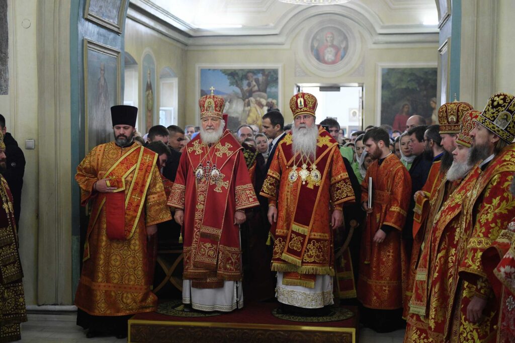 Предстоятели Русской Православной Церкви и Православной Церкви в Америке совершили Литургию в московском храме великомученицы Екатерины на Всполье