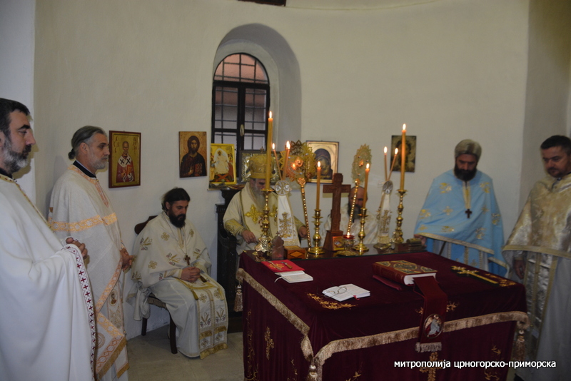 Митрополит Амфилохије богослужио у Ждребаонику