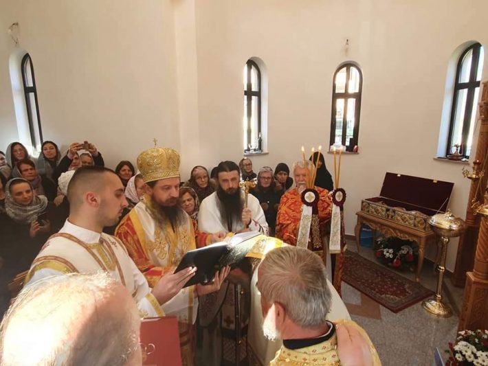 Aрхијерејска Литургија у манастиру Медној