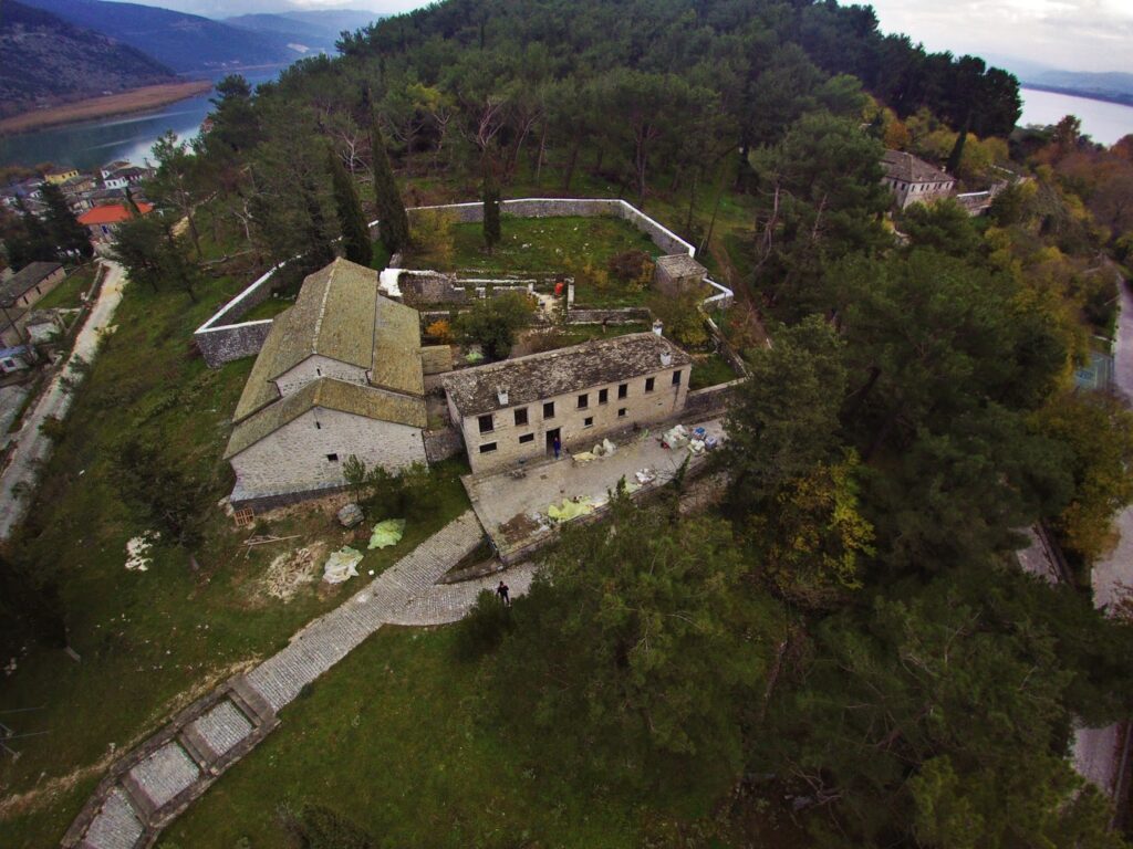 Το «Κάστρο» της Ορθοδοξίας στη λίμνη των Ιωαννίνων- Tο σημαντικότερο μεταβυζαντινό μοναστήρι- Δείτε το βίντεο