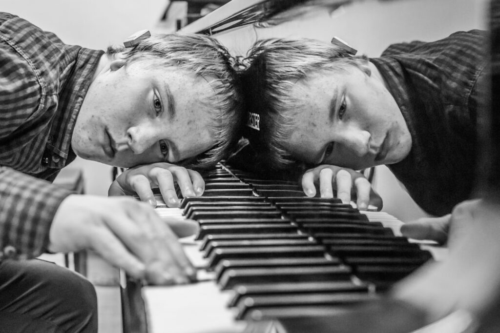 Чудо к Рождеству: продолжается сбор средств на операцию глухому музыканту – подопечному Православной службы милосердия