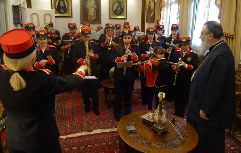 Χριστουγεννιάτικες μελωδικές επισκέψεις στο Eπισκοπείο Κορίνθου