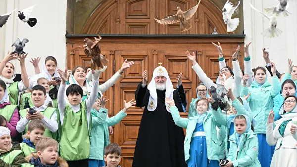 Πατριάρχης Μόσχας “Φέρτε τα παιδιά από μικρά στην Εκκλησία”