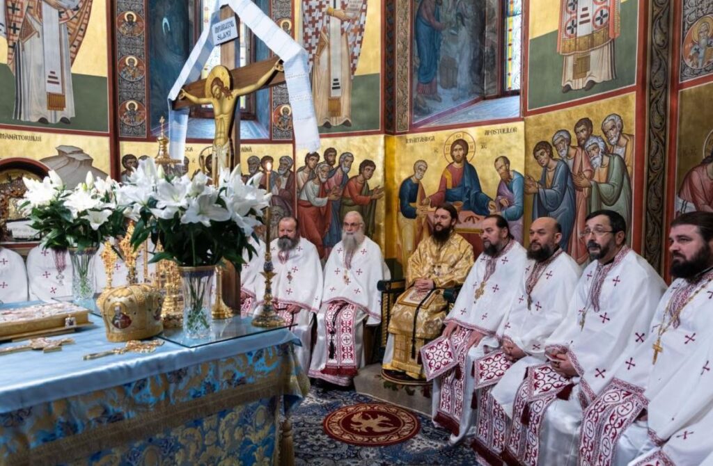 Slujire arhierească și concert de colinde în a treia zi de Crăciun la Mănăstirea Putna