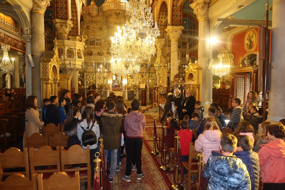 Μια όμορφη συνάντηση του Σεβασμιωτάτου με παιδιά