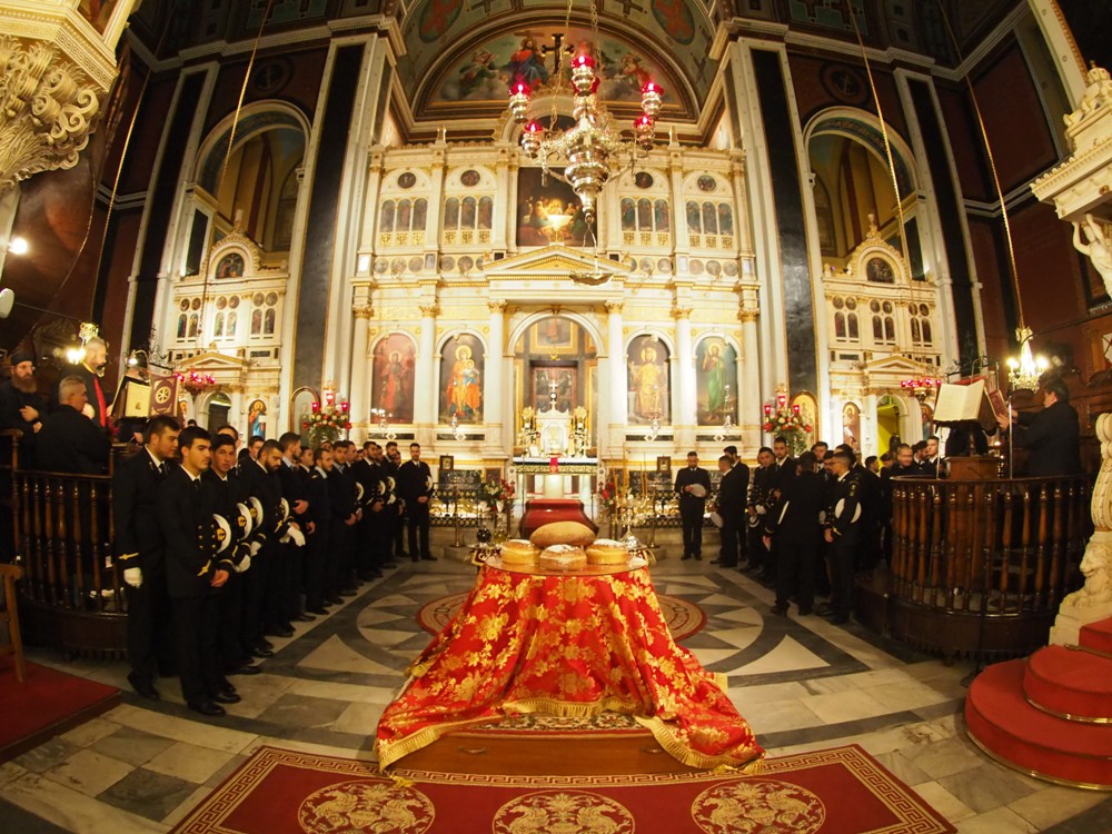 Η Σύρος τιμά τον Πολιούχο της Άγιο Νικόλαο