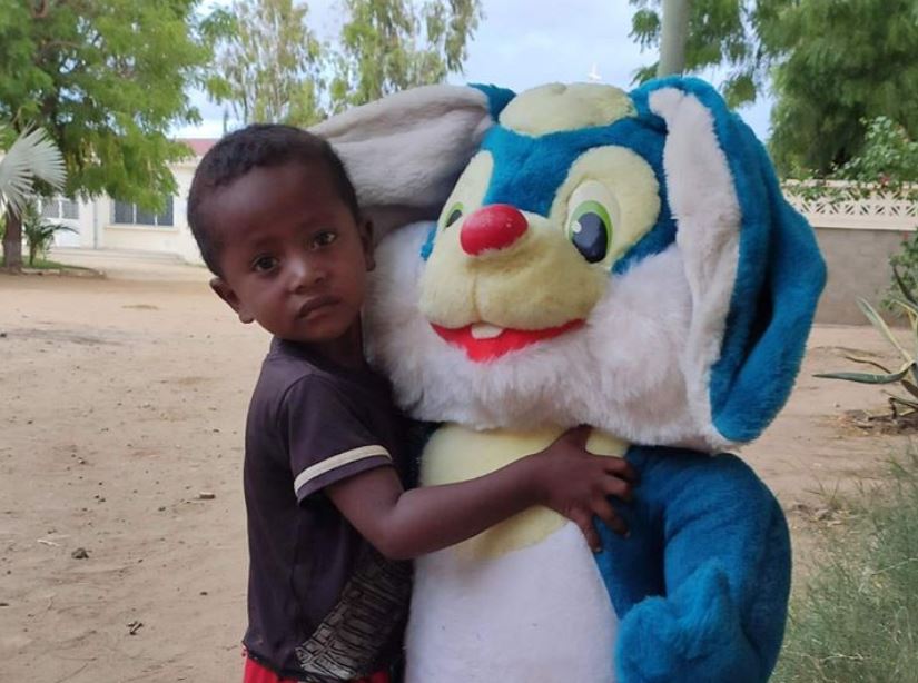 Το κοντέινερ- “φιλί της ζωής” για τα φτωχά παιδιά της Μαδαγασκάρης