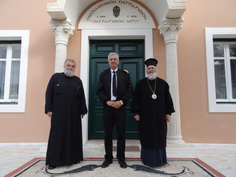 Ο ανώτερος Διοικητής της νήσου στα γραφεία της Ι.Μ. Λέρου