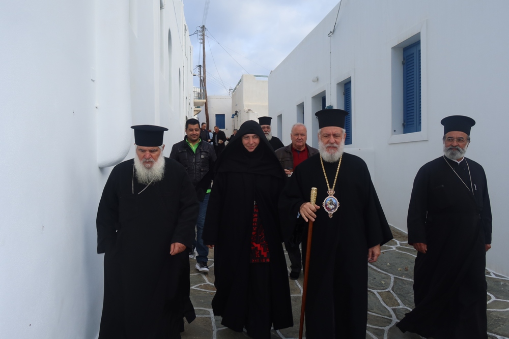 Στην απομακρυσμένη, αλλά ευλογημένη Σίκινο