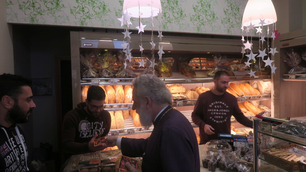 Βόλτα στην αγορά και τα εμπορικά καταστήματα στις 30 Δεκεμβρίου