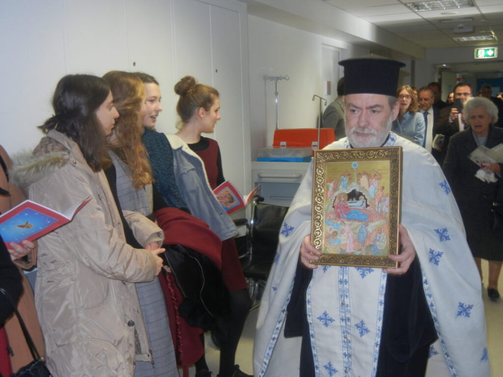 Φοιτήτριες δίνουν κουράγιο σε ασθενείς στο Νοσοκομείο Πατρών