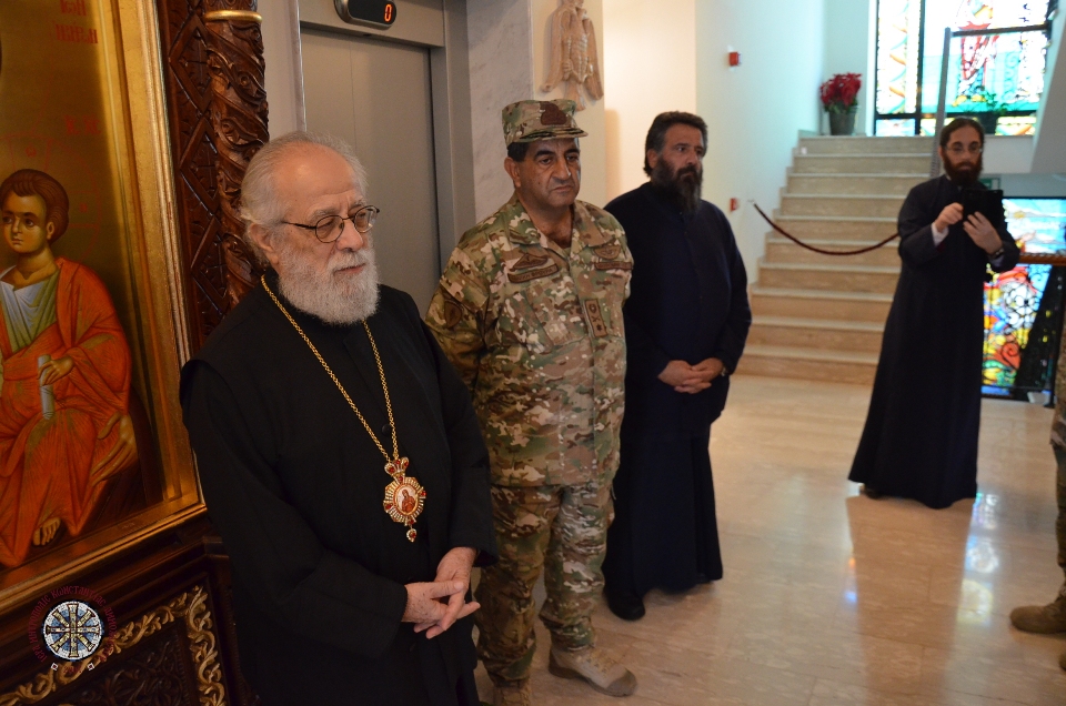 Ο Μητροπολίτης Κωνσταντίας ευχήθηκε σε μαθητές και στρατιώτες