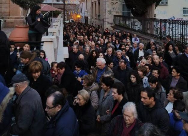 ΜΥΤΙΛΗΝΗ: Κοσμοσυρροή στην υποδοχή των Τιμίων Δώρων