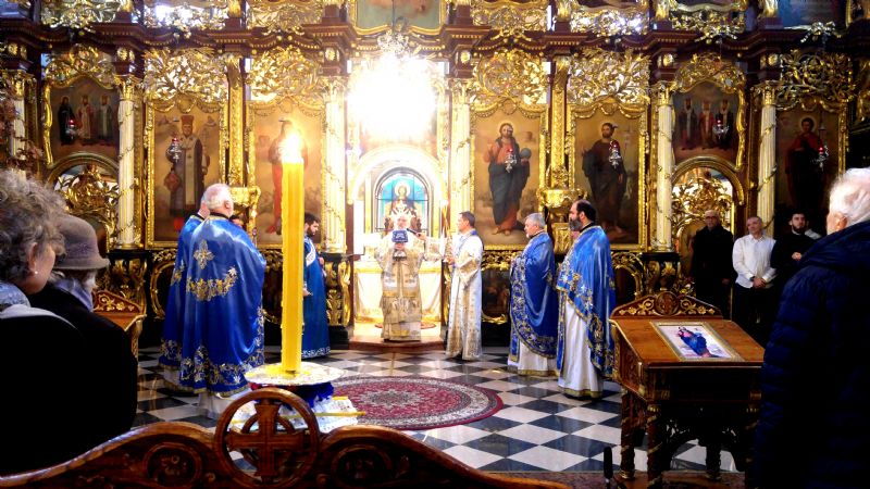 Патријарх Иринеј: Родитељи треба да буду пример својој деци