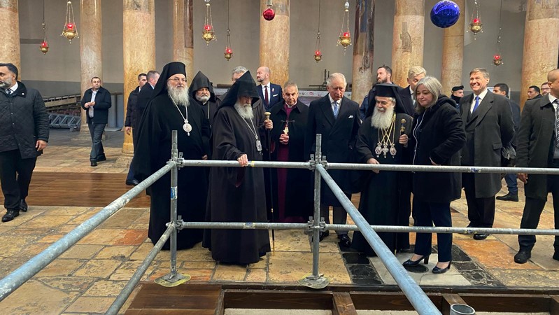 Prințul Charles, întâmpinat de Patriarhul Teofil în Biserica Nașterii Domnului din Betleem