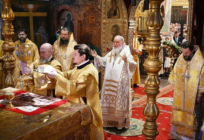 В ПРАЗДНИК СОБОРА ПРЕСВЯТОЙ БОГОРОДИЦЫ СВЯТЕЙШИЙ ПАТРИАРХ КИРИЛЛ СОВЕРШИЛ ЛИТУРГИЮ В УСПЕНСКОМ СОБОРЕ МОСКОВСКОГО КРЕМЛЯ