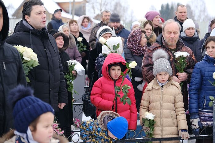 В ИВАНОВСКОМ ПРОСТИЛИСЬ С ПОГИБШИМИ ПРИ ПОЖАРЕ ДЕТЬМИ