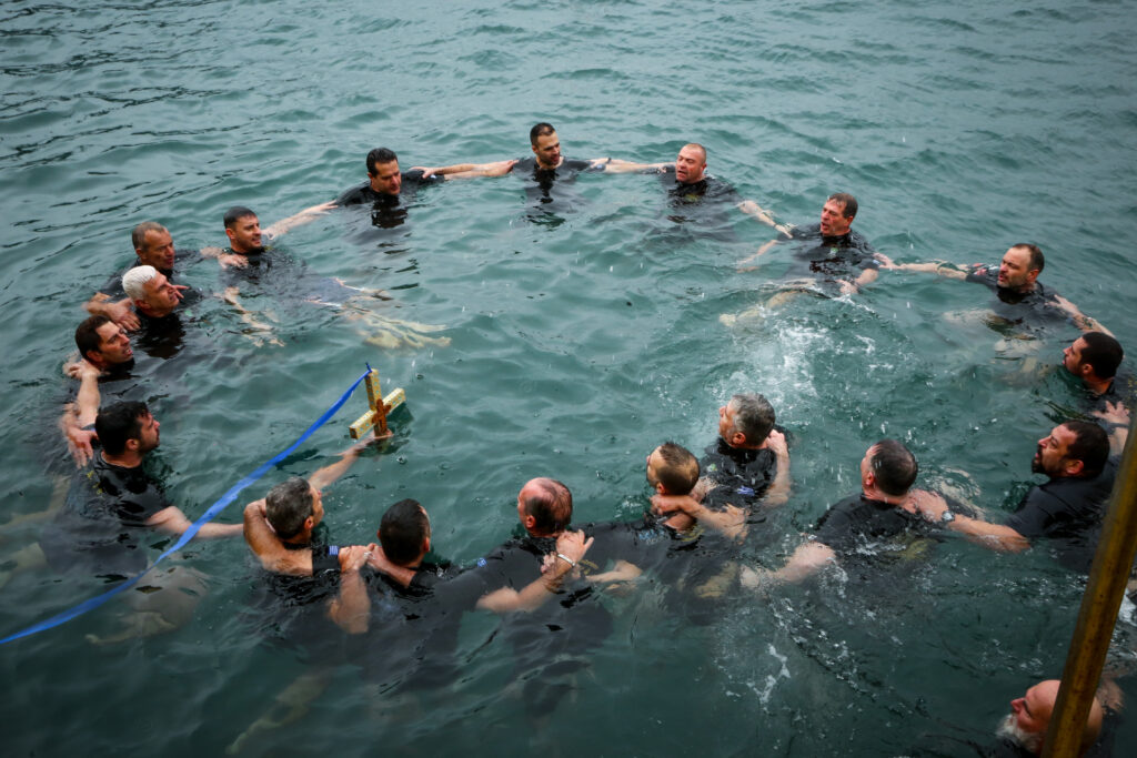 Καθαγιασμός των Υδάτων στον Πειραιά