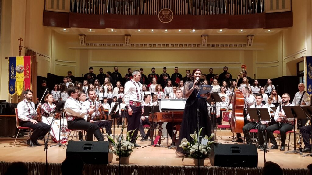 O ALTFEL DE UNIRE: SUTE DE ARĂDENI S-AU PRINS ÎNTR-O HORĂ A BINELUI PENTRU A REABILITA SECȚIA DE PEDIATRIE DE LA JUDEȚEAN