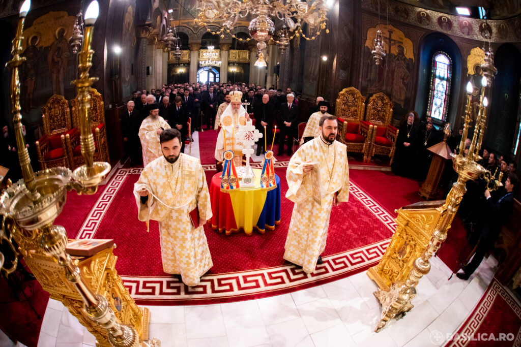 Patriarch Daniel officiates Doxology marking 161st founding anniv. of Union of Romanian Principalities