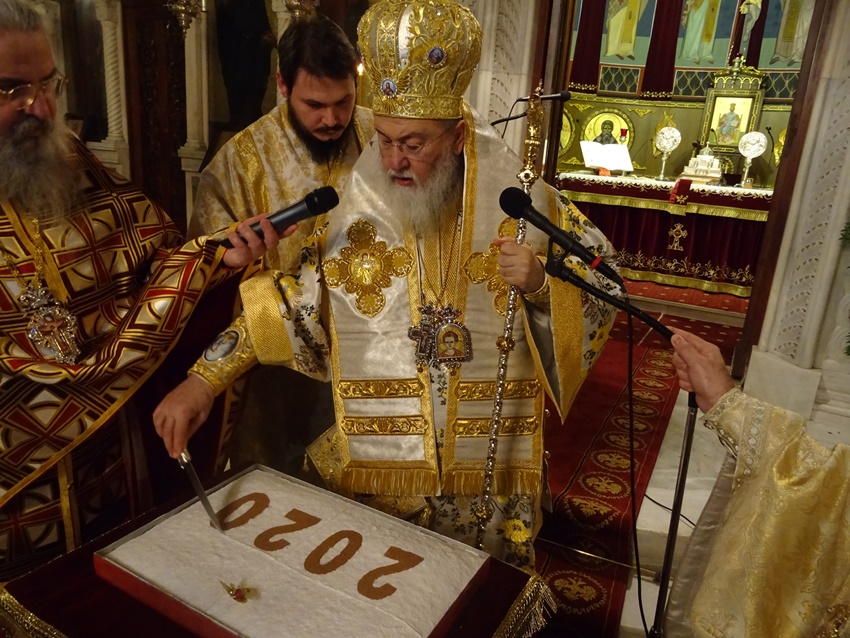 Αλλαγή του χρόνου μέσα στον Ναό για τον Κορίνθου Διονύσιο