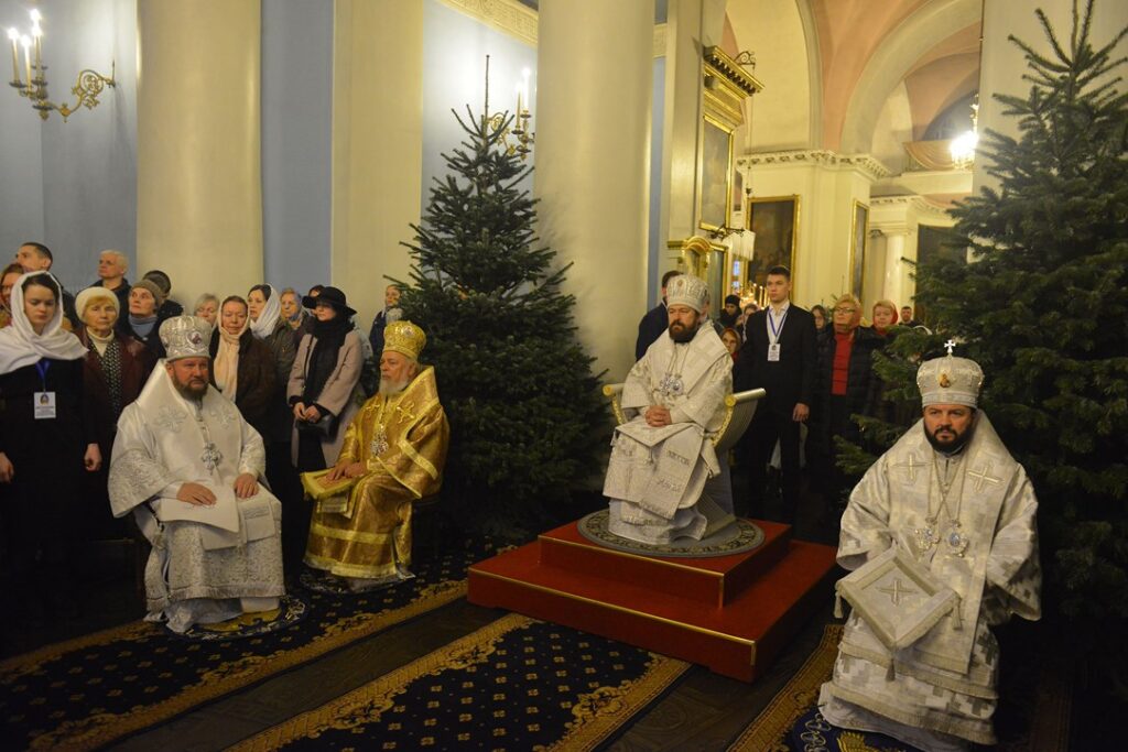 В день своей архиерейской хиротонии митрополит Иларион совершил Божественную литургию в храме в честь иконы Божией Матери «Всех скорбящих Радость»