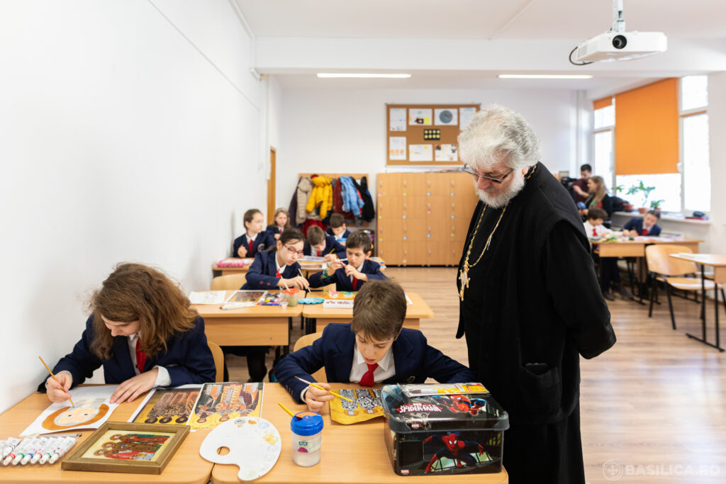 Momi, educaţia actuală şi Sfinţii Trei Ierarhi