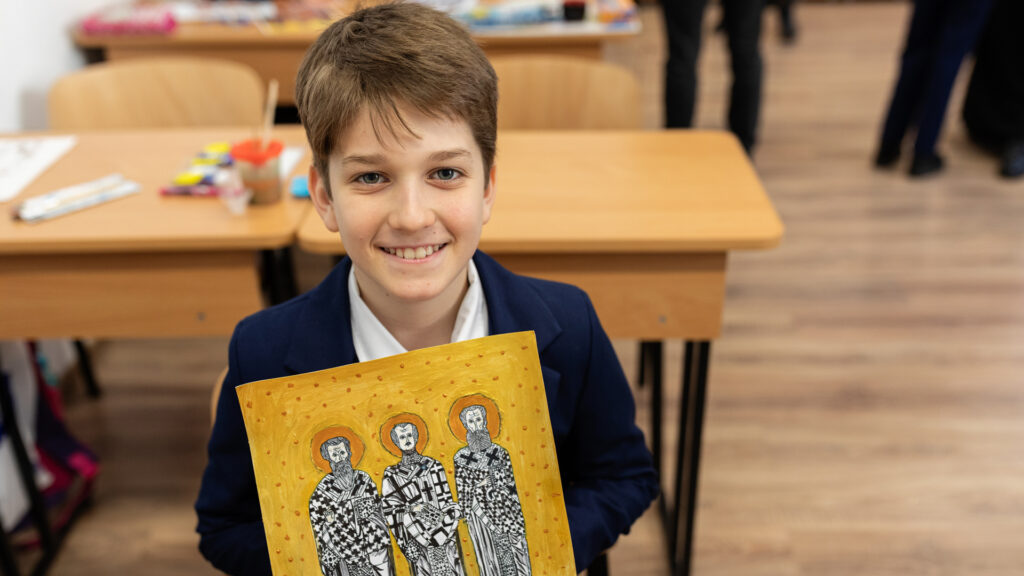 Elevii Liceului „Sf. Trei Ierarhi” își evocă ocrotitorii într-un concurs cu public, la Biserica „Sf. Nicolae”-Ghica