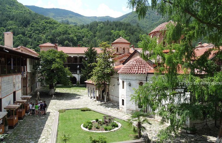 Lajme nga Bota – Bullgari Fondi Evropian do të financojë restaurimin e pesë manastireve Orthodhokse