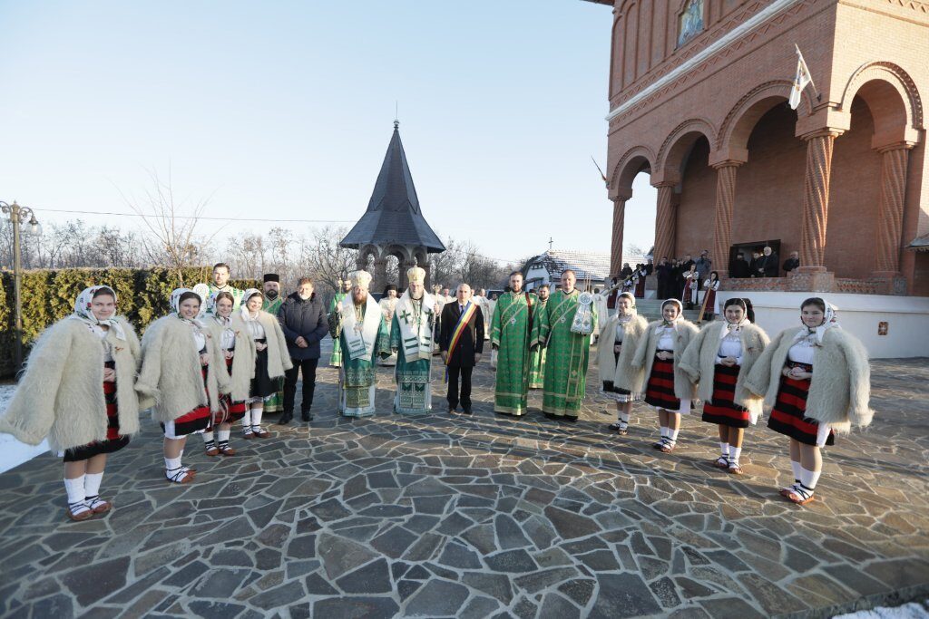 De hramul Mănăstirii Scărişoara Nouă, Episcopul Iustin a numit așezământul monahal o „catedrală a credinței”