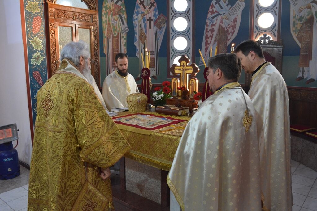 КРСТОВДАН ПРОСЛАВЉЕН У ХРАМУ СВЕТОГ САВЕ У КРАГУЈЕВЦУ