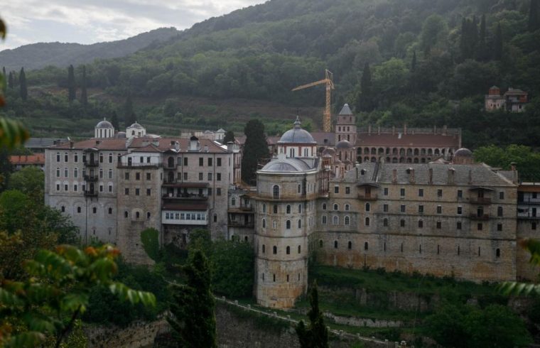 Lajme nga Bota: Bullgari Qeveria e Bullgarisë ka vënë mënjanë mbi 1 milion dollarë për restaurimin e thesarit shpirtëror bullgar, Manastirin Zografou në Malin e Shenjtë