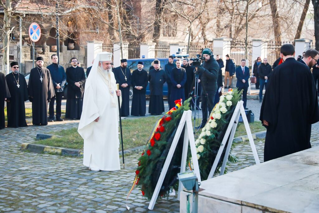 Au fost depuse coroane de flori la monumentul domnitorului care a realizat Unirea acum 161 de ani