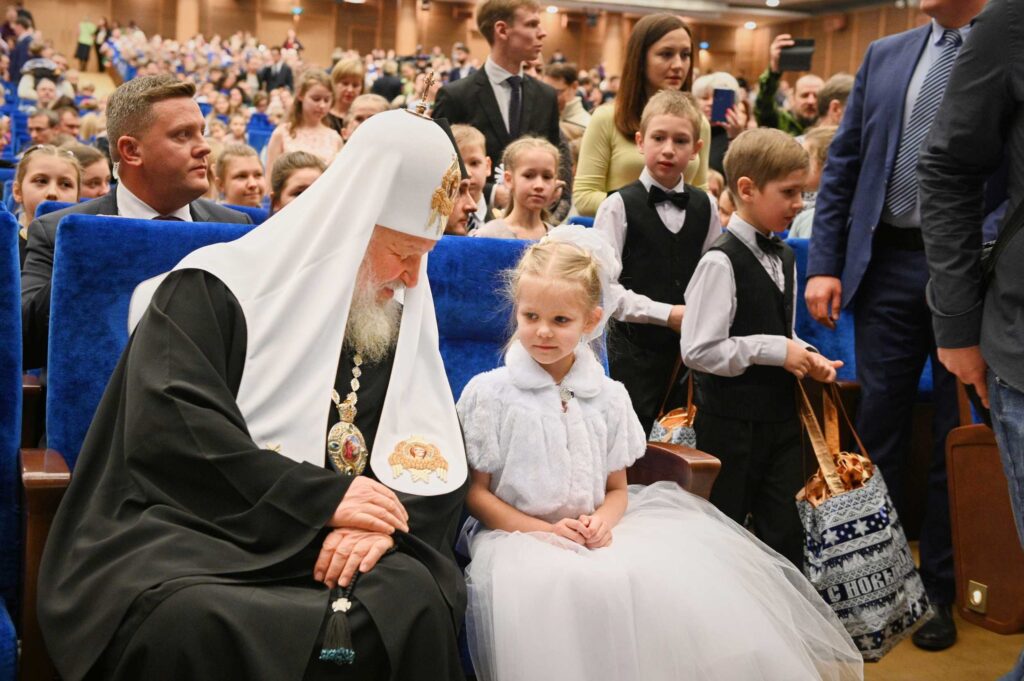 Ο Πατριάρχης Μόσχας συναντά την 6χρονη Κάτια