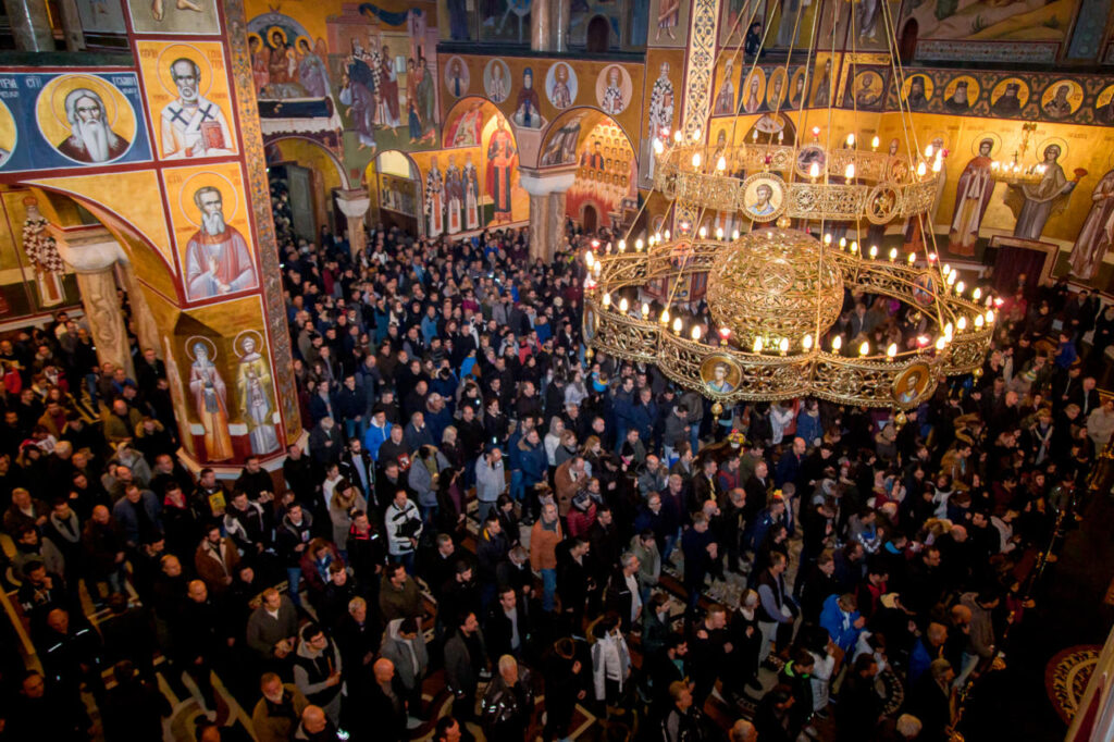 Владика Методије предводио литију у Подгорици