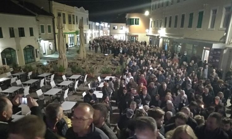 Херцег Нови: Љубав према Христу ујединила народ