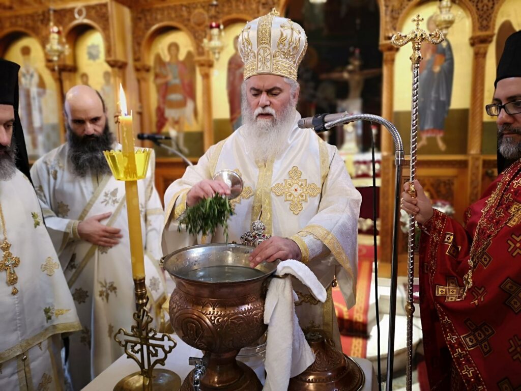 Παραμονή των Φώτων στο Αίγιο και επίσκεψη στο “Χαμόγελο του Παιδιού”