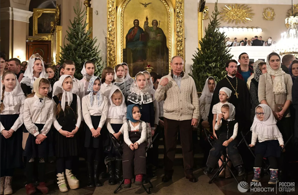 Путин поздравил россиян с Рождеством