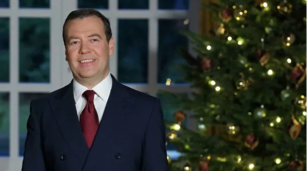 Медведев поздравил россиян с Рождеством