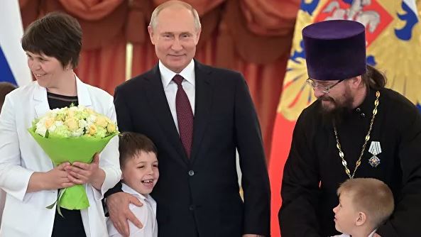 В РПЦ прокомментировали предложения Путина по поддержке семьи