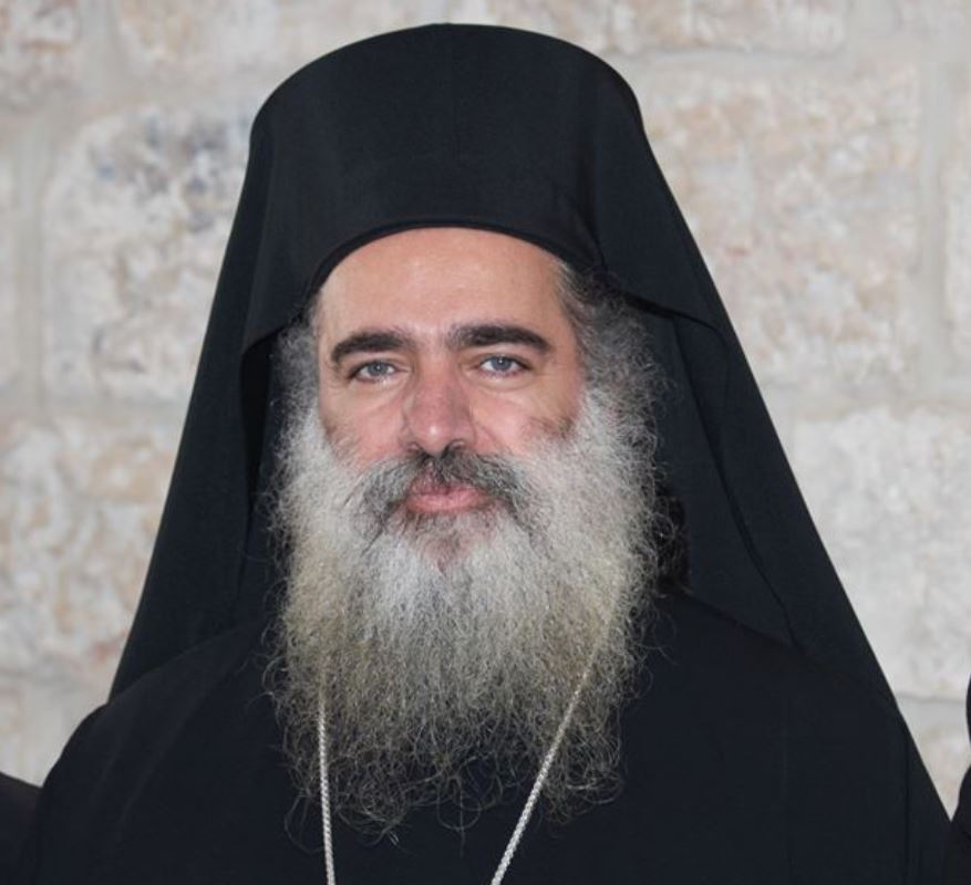 بعد تعرضه للتسمم.. المطران عطا الله حنا: ندافع عن القدس ومقدساتها مهما كانت التضحيات