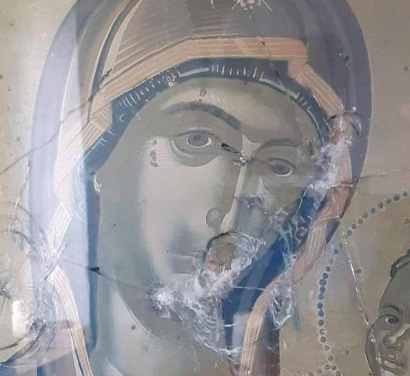 Митрополия Филиппон, Неаполи и Тасоса устанавливает замки на часовнях острова