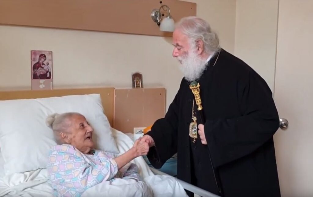 Ο Πατριάρχης είπε τα Κάλαντα πάνω από τις κλίνες των γερόντων